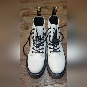 Dr. Martens White and Black Lace-Up Boots Sz 8